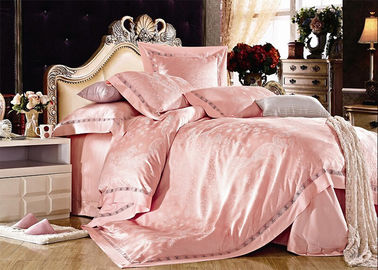 O fundamento de seda do cetim elegante vermelho ajusta a folha lisa da fronha de almofada bonita de roupa de cama
