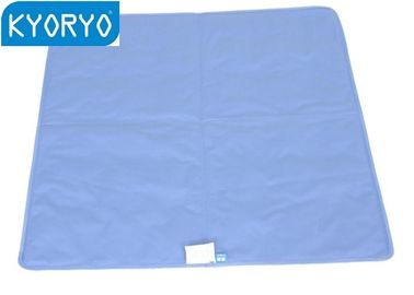 Dobre a almofada de cama gelada personalizada mergulhada do gel da tela de malha com o revestimento de EVA da prova da água para dentro