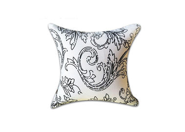 O sofá decorativo do coxim home da parte traseira da espuma da memória de matérias têxteis descansa preto e branco